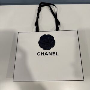CHANEL Beauty Shopping Bag with Holiday Camellia Flower